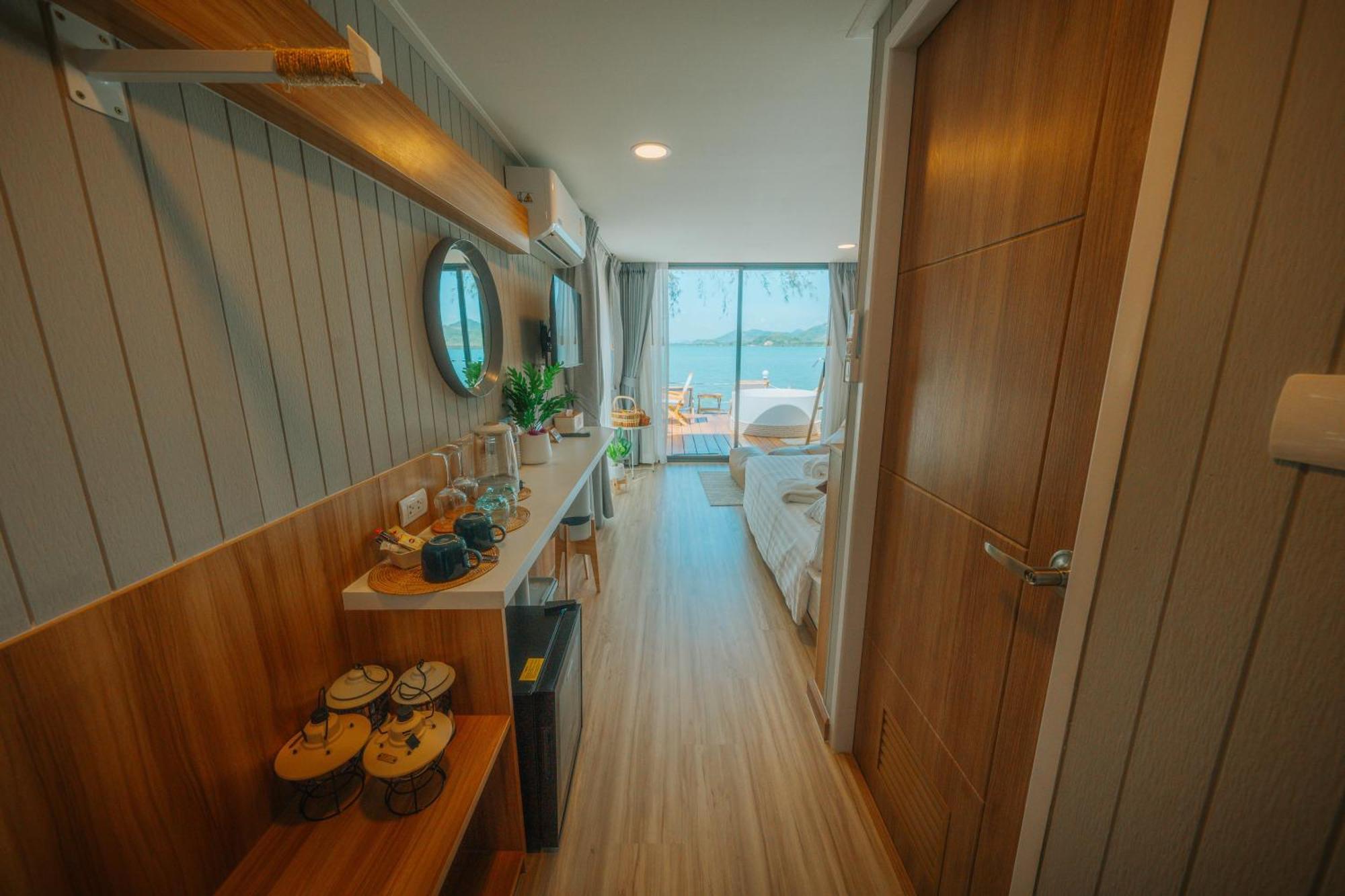 Phuket Sea Sand See Sky Beach Front Resort מראה חיצוני תמונה